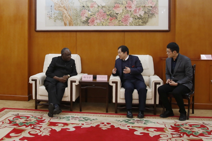 李董事长_MG_2528 - 副本.JPG